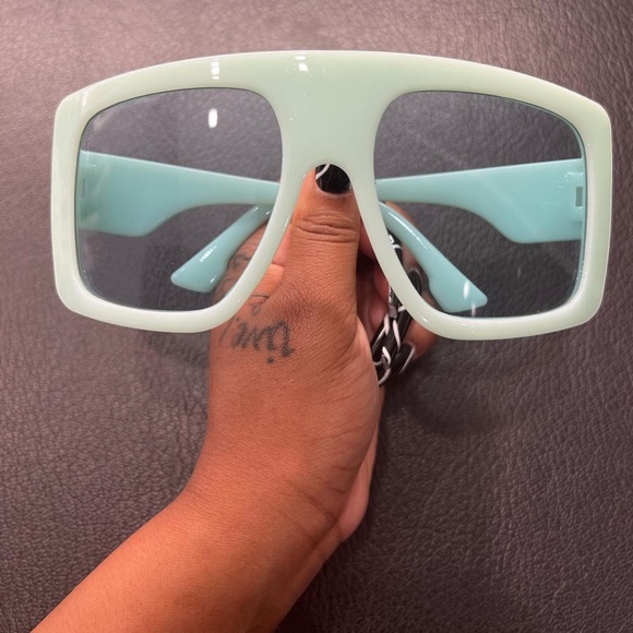 Oversized frames - Picture 3 of 7